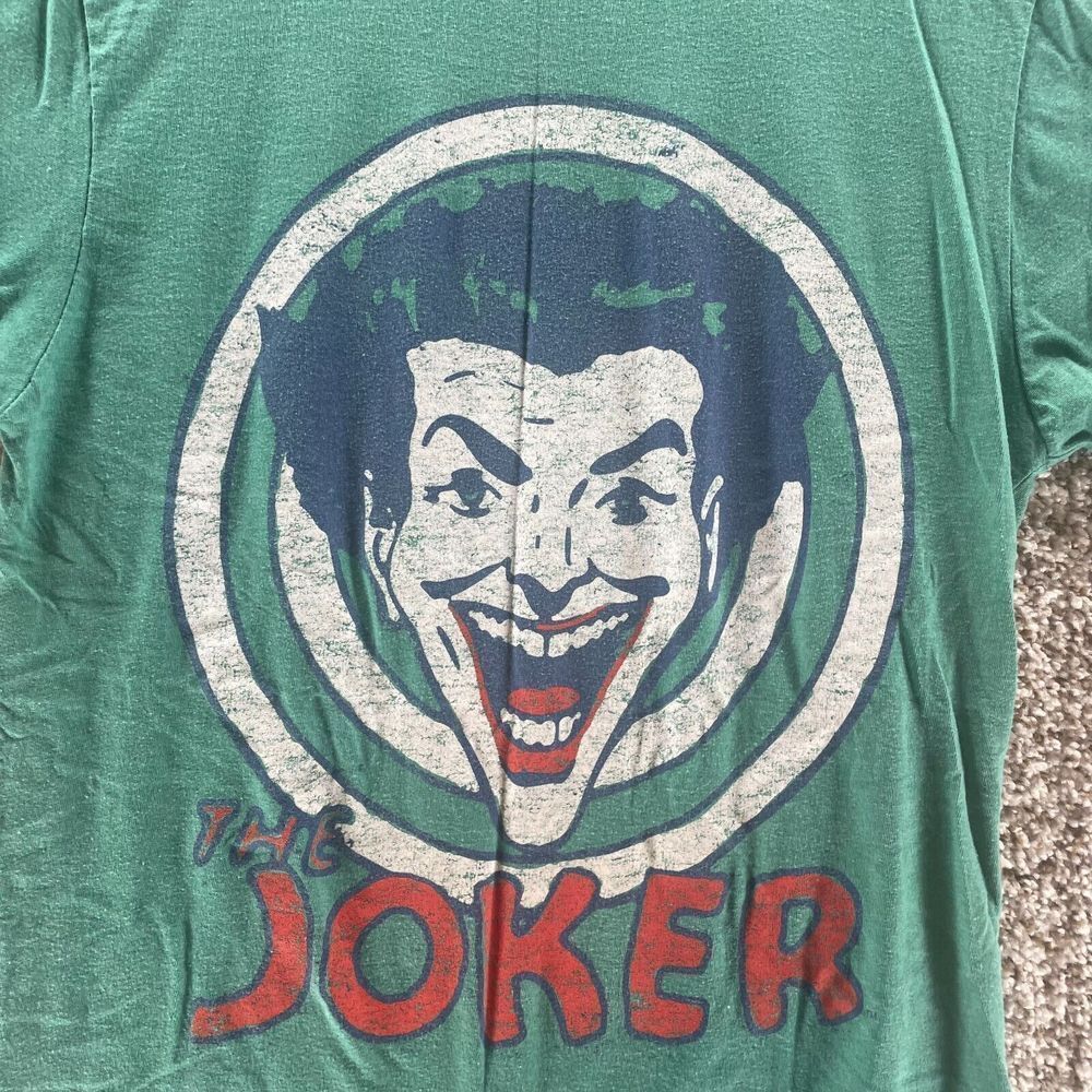The Joker Shirt Adult Small Green Short Sleeve DC Comics Crew Neck Laugh Mens - Picture 2 of 8